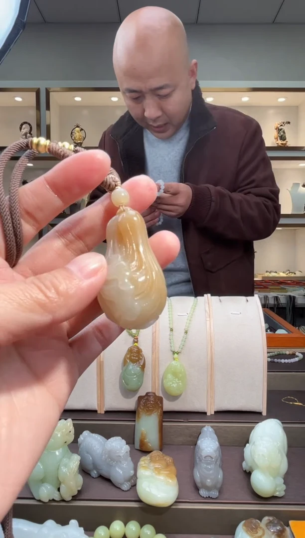 颈饰未镶嵌和田玉苏