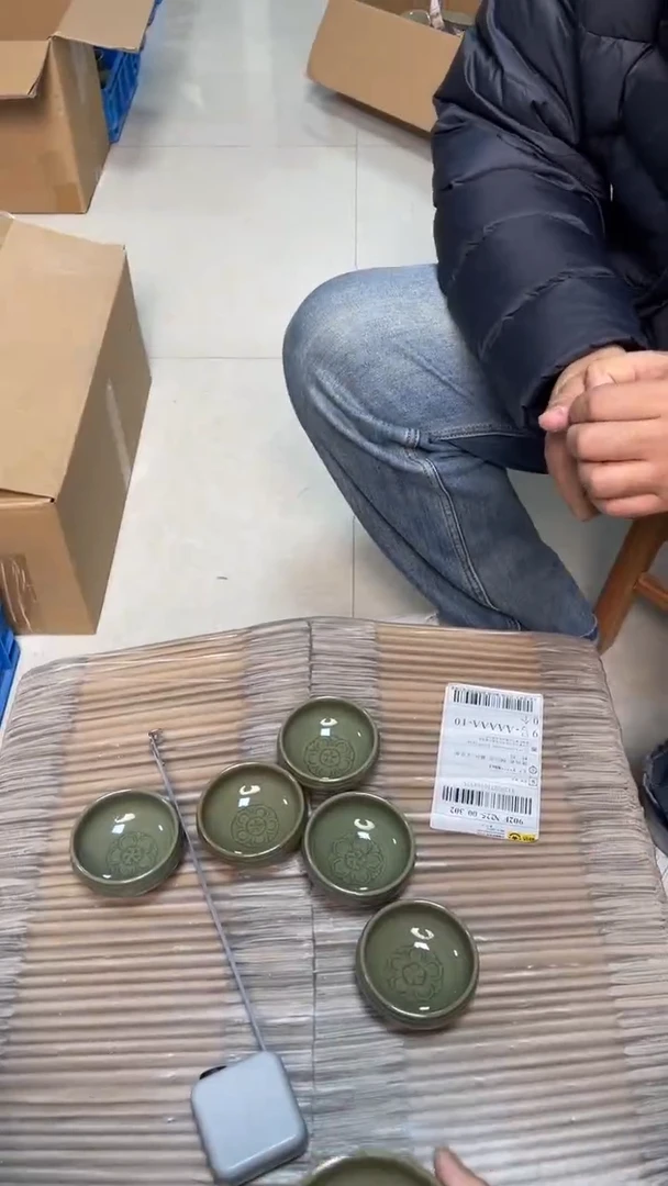陶瓷纯手工秘色宝相钵  微瑕