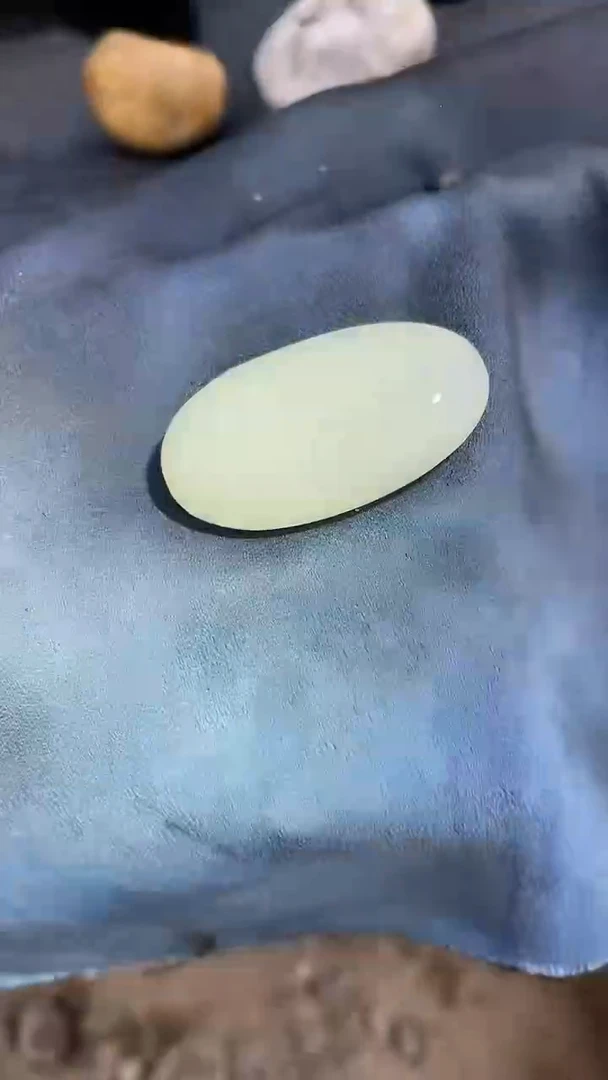 颈饰未镶嵌和田玉（糖玉）0013