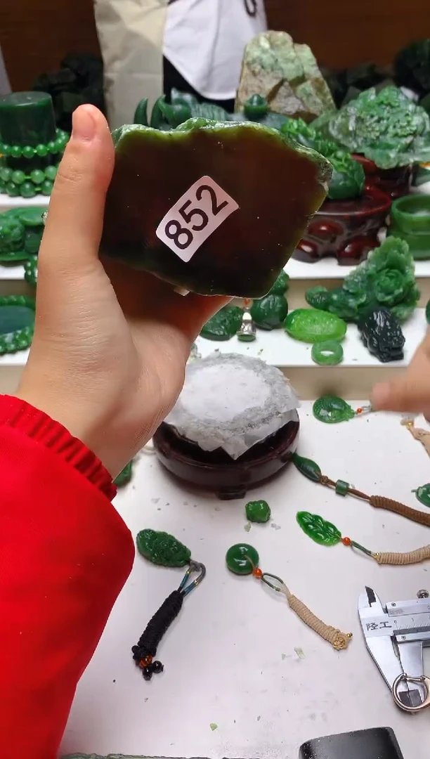 未镶嵌和田玉（碧玉）珠宝半成品1