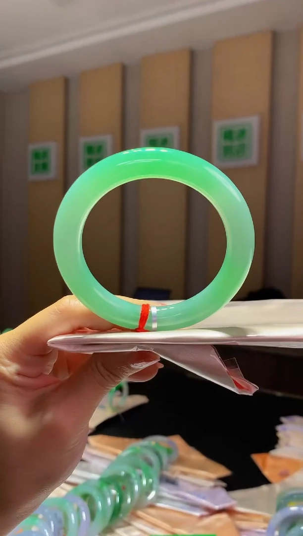 未镶嵌手镯翡翠-Q246 圈口 57.3全款26.8万 定金2万