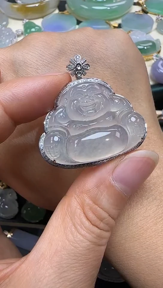 颈饰18K金镶嵌翡翠佛公