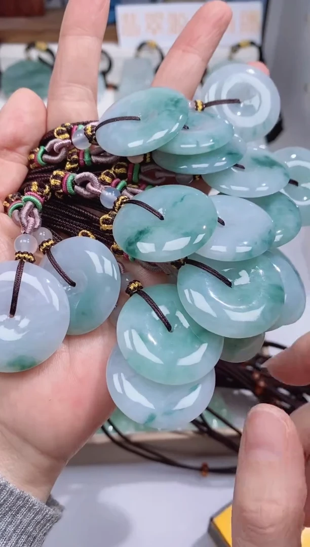 颈饰未镶嵌翡翠吊坠团购多样性发一件