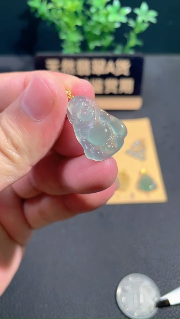 颈饰18K金镶嵌翡翠翡翠