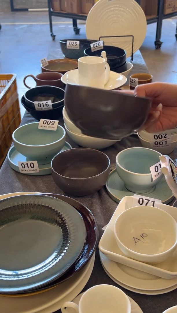 新骨瓷086 瑕疵 哑光灰   5 寸碗