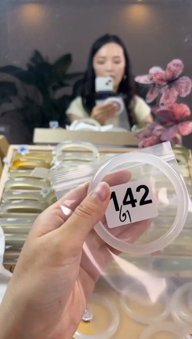玛瑙/玉髓手镯未镶嵌142