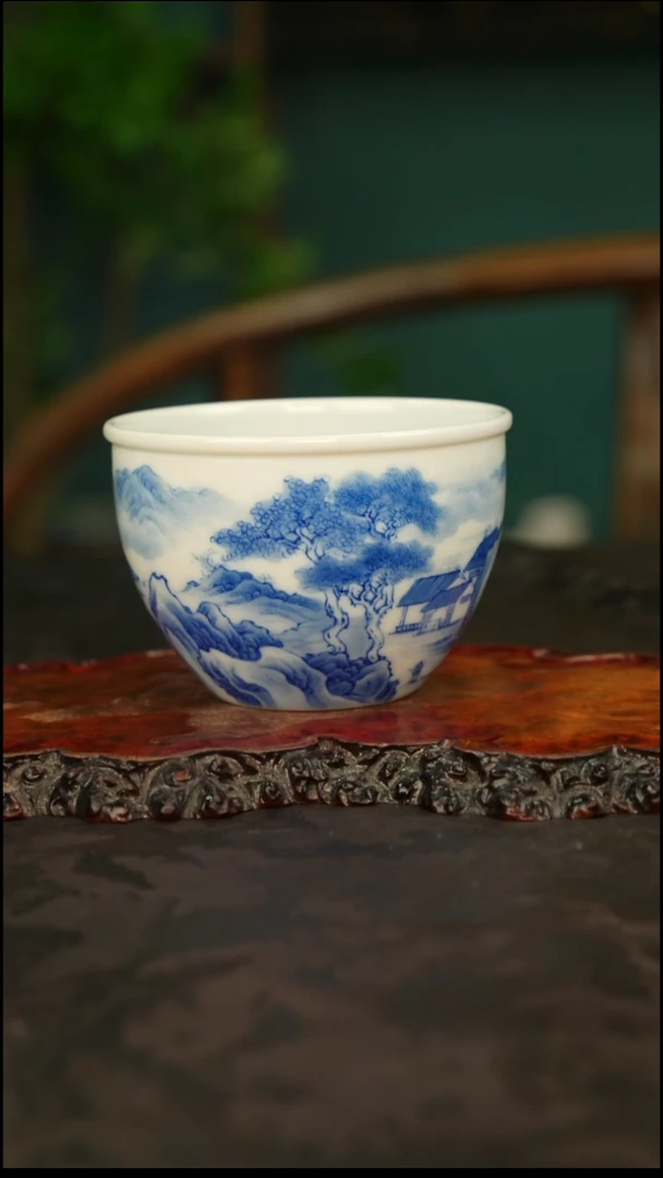青花手绘山水主人杯