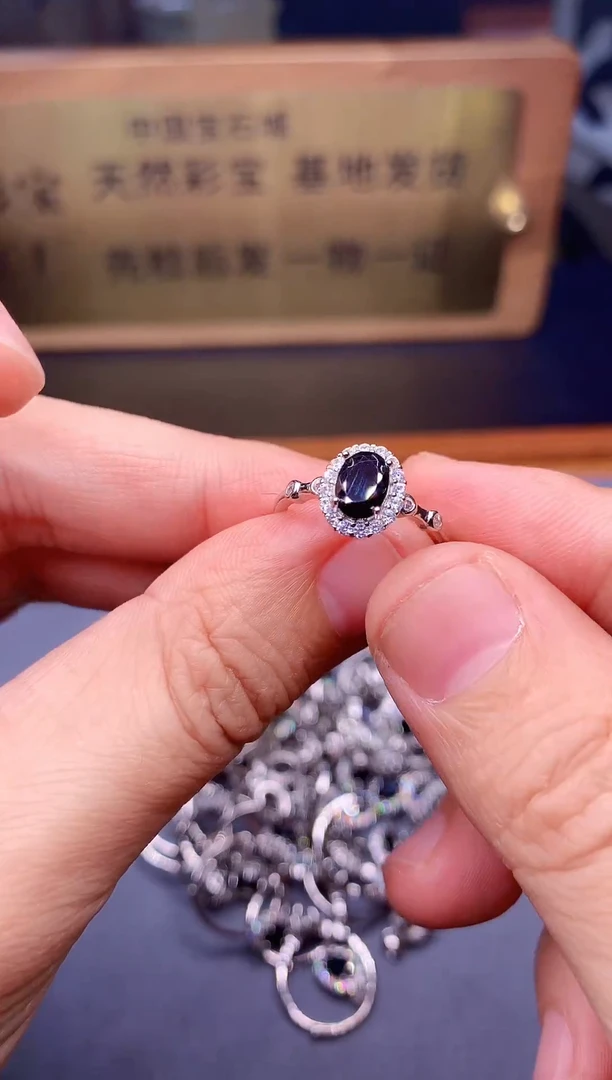 【闪购商品】蓝宝石戒指银S925镶嵌........