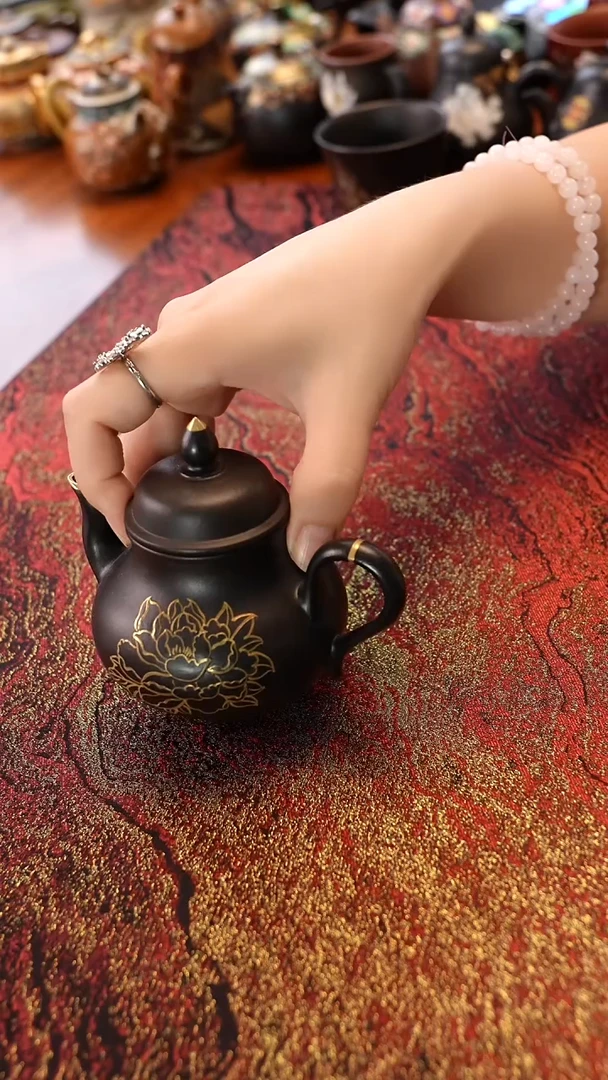 牡丹执壶宜兴紫砂