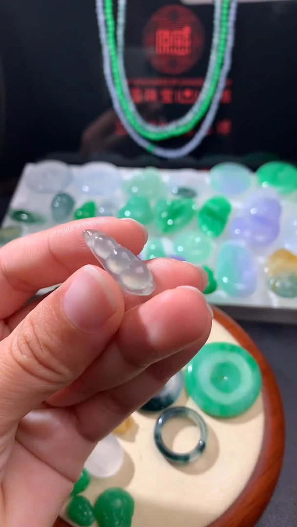 未镶嵌定制翡翠