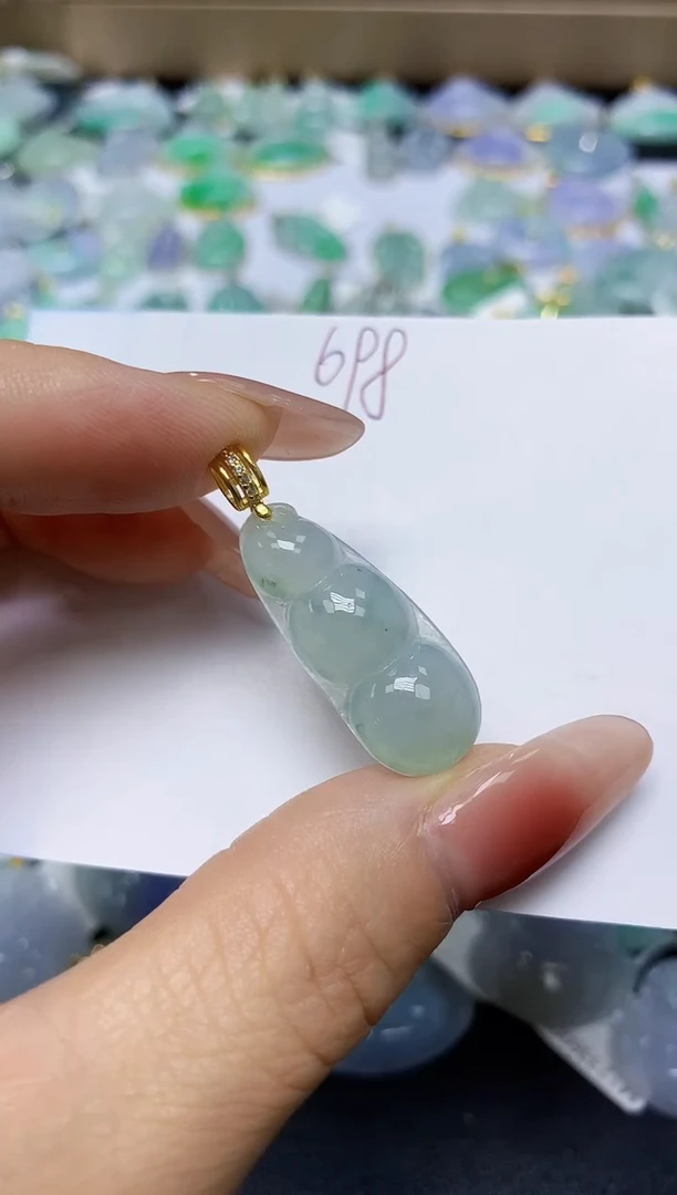 翡翠未镶嵌颈饰 天然缅甸翡翠A货