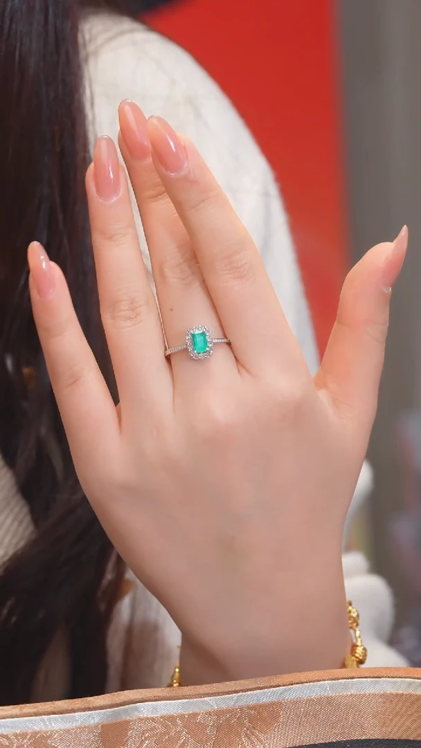 【闪购商品】祖母绿戒指18K金镶嵌（0.62ct）@@U8358