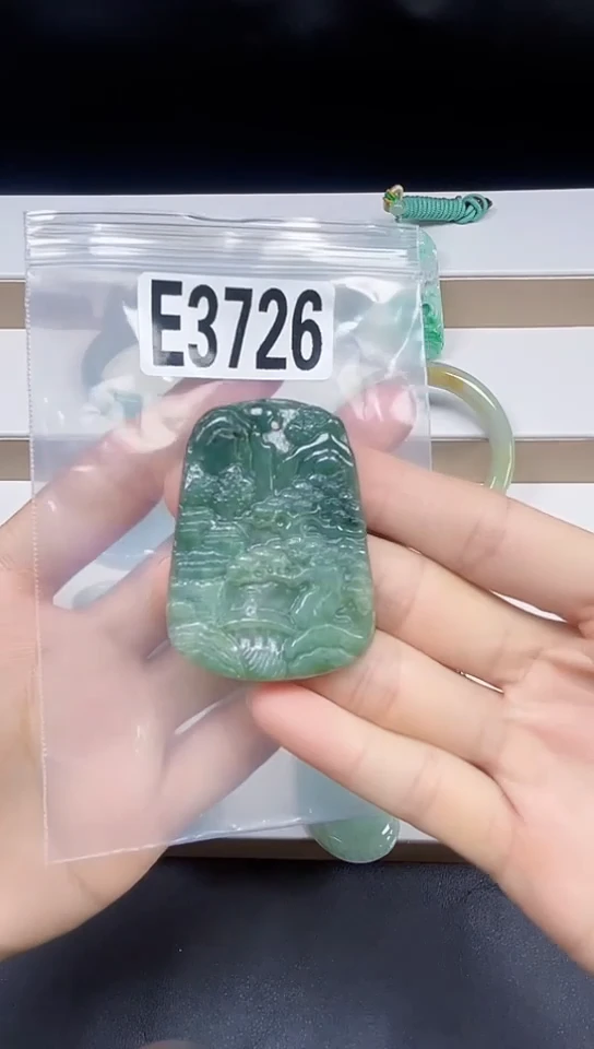颈饰未镶嵌翡翠天然翡翠吊坠挂件