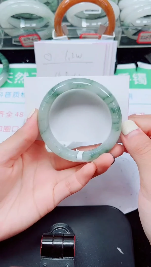未镶嵌手镯石英质玉160-51/52