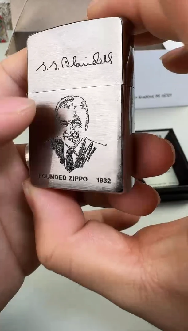 铜200FL创始人肖像签名