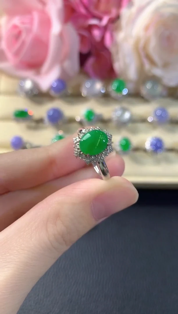 18K金镶嵌戒指翡翠冬日珠宝Q96