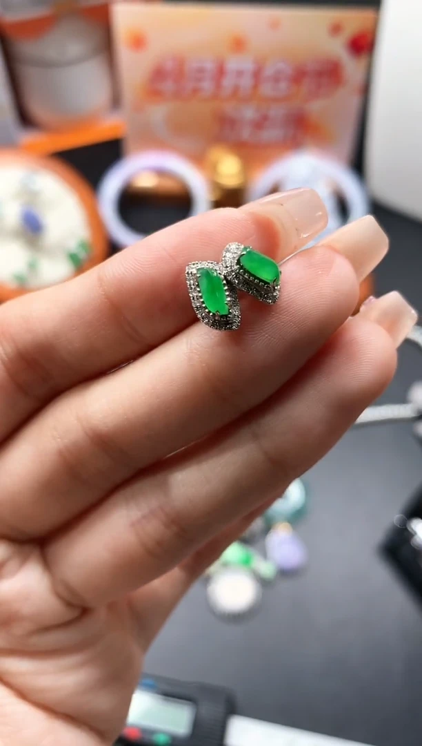 翡翠18K金镶嵌颈饰耳饰|不退不换