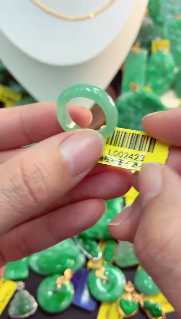 吊坠(不含链)未镶嵌翡翠天然缅甸翡翠A货