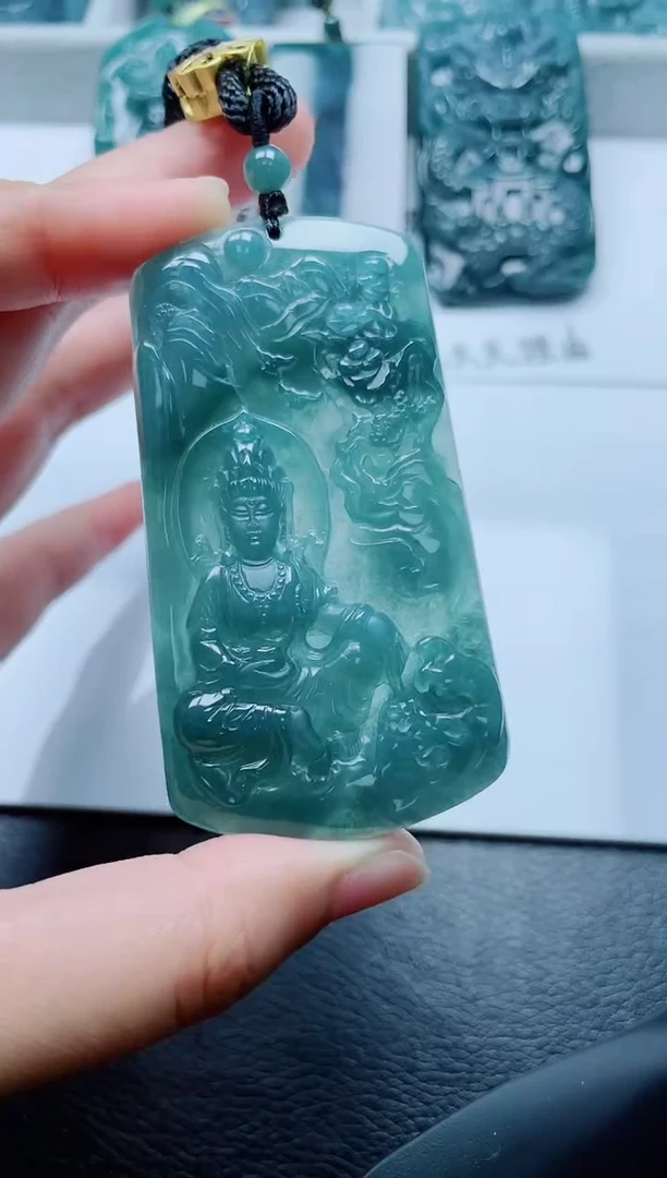 颈饰未镶嵌翡翠