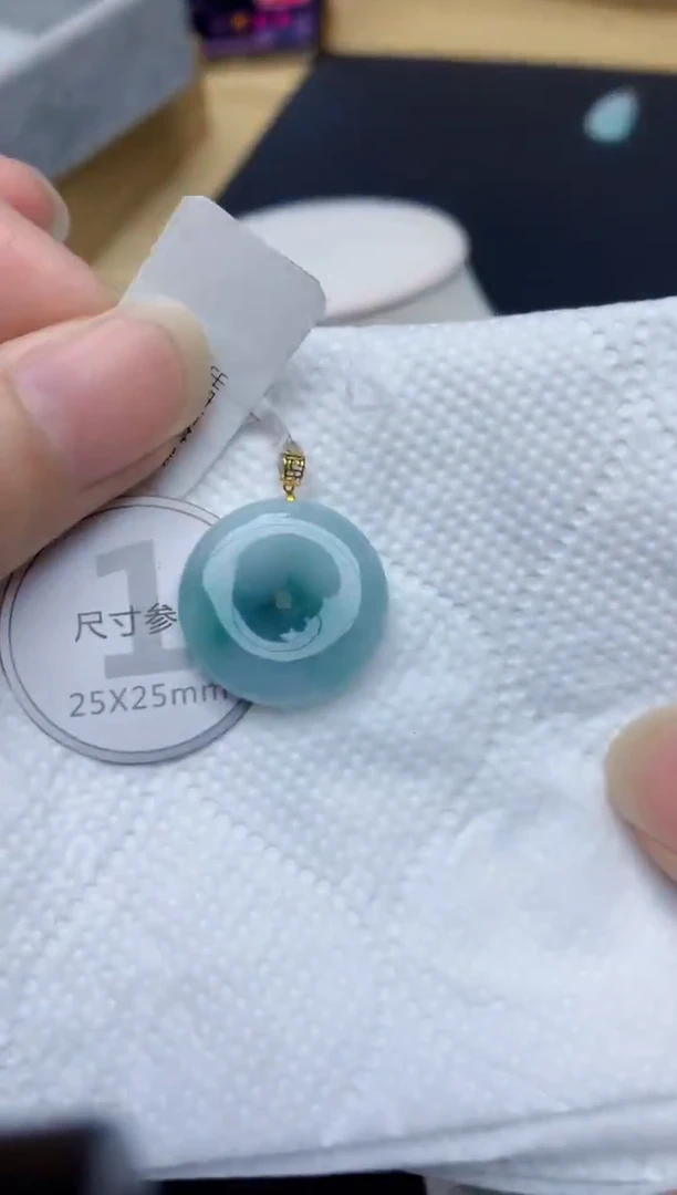 颈饰18K金镶嵌翡翠天然A货翡翠