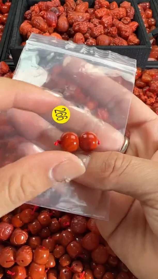 【闪购商品】南红玛瑙颈饰未镶嵌1