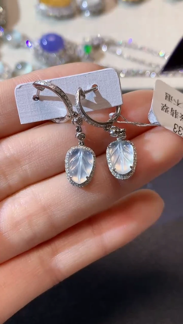 18K金镶嵌翡翠耳饰A31