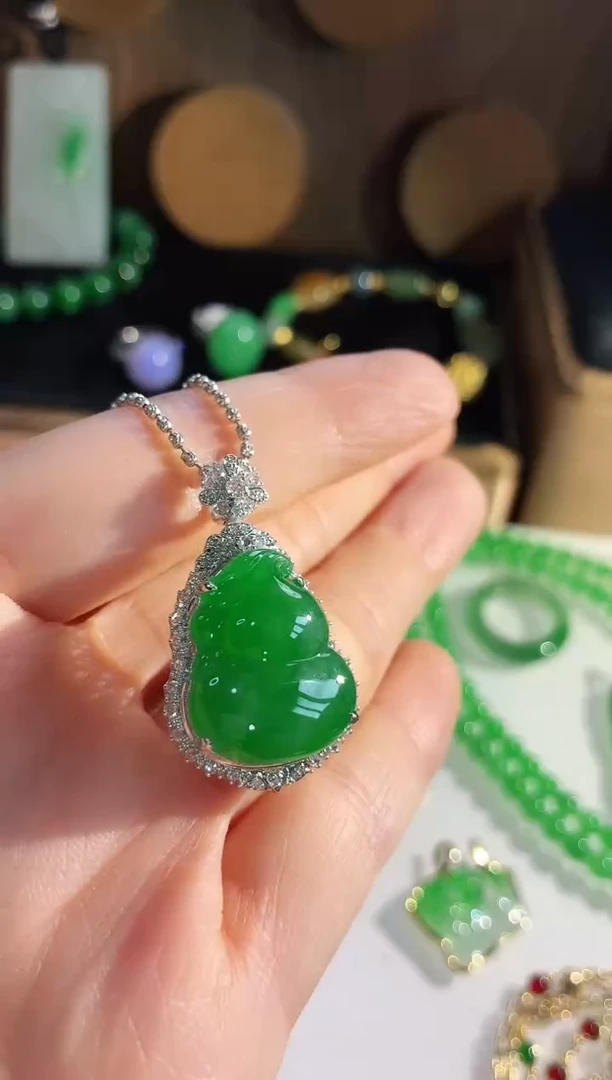 吊坠(不含链)18K金镶嵌翡翠吊坠
