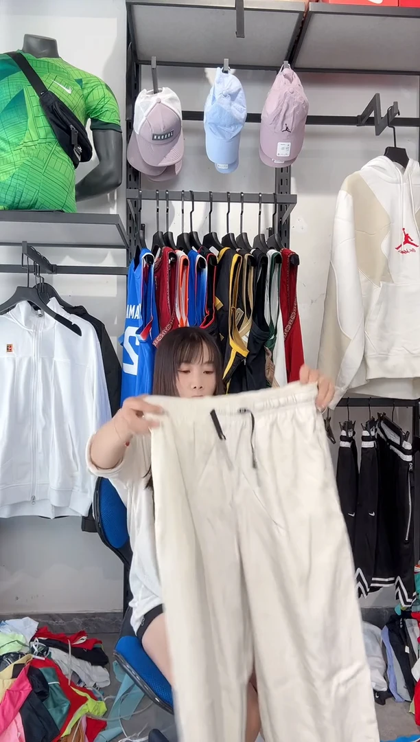 1581  编码 瑕疵款以直播间过款为准 尺码155