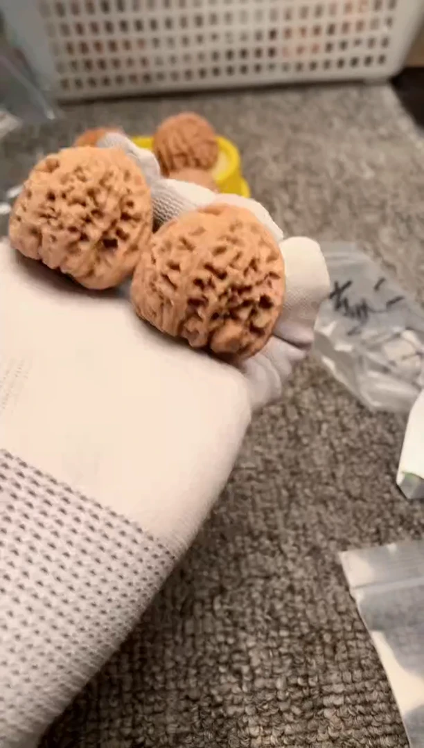 文玩核桃吊坠南疆