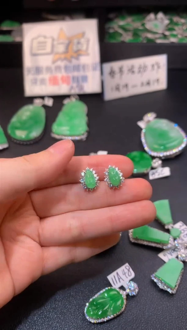 【闪购商品】翡翠耳饰银S925镶嵌翡翠1