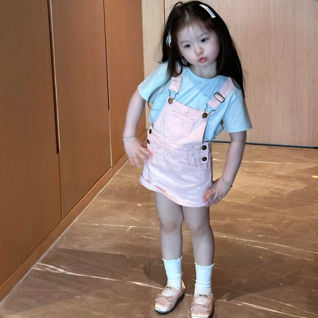 小惜亦韩版童装夏装女童甜美风白色爱心圆领短袖粉色背带裙套装