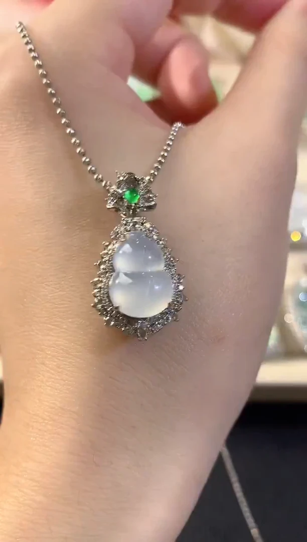 吊坠(不含链)18K金镶嵌翡翠冬日珠宝W10