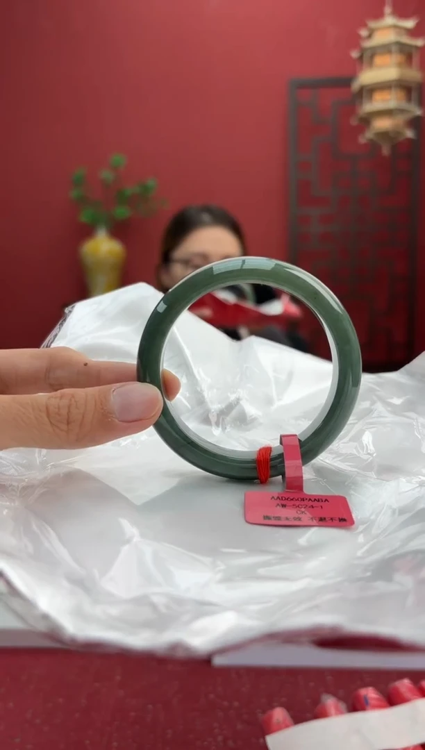 未镶嵌手镯翡翠翡翠手镯