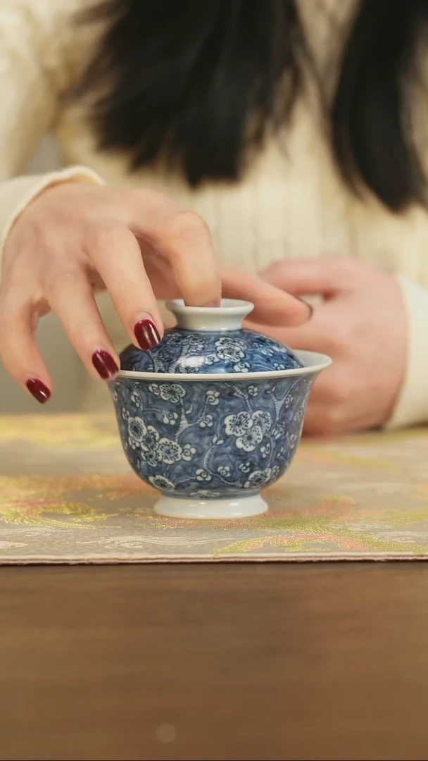 【闪购商品】景德镇手工蓝底梅花盖碗