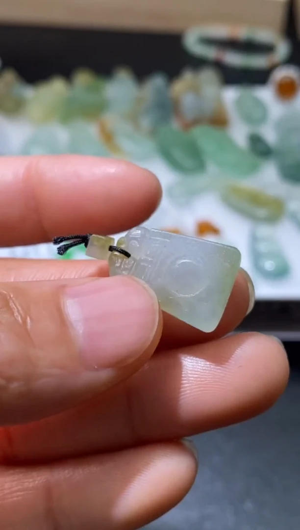 【闪购商品】定制翡翠未镶嵌翡翠毛货~