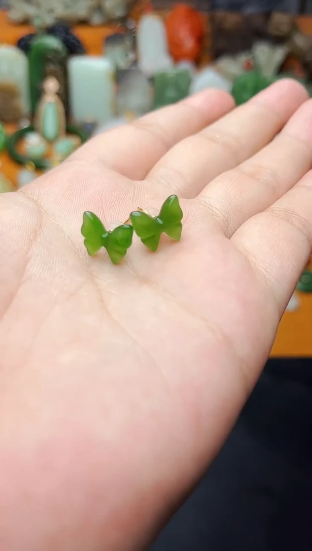 【闪购商品】和田玉耳饰18K金镶嵌蝴蝶耳钉01