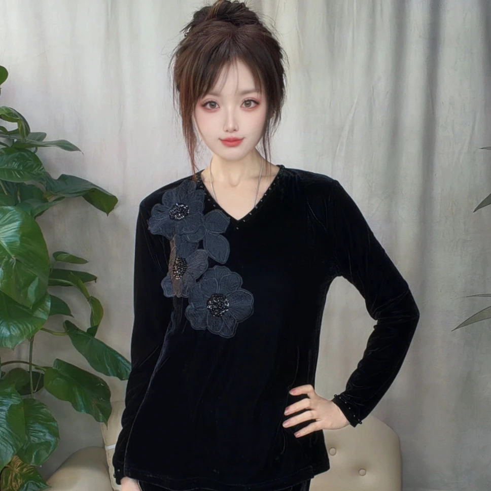 2025冬季立体花朵V领T恤显瘦长袖女装