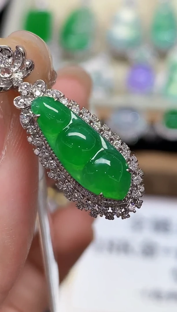 吊坠(不含链)18K金镶嵌翡翠ZJ多样性发其一