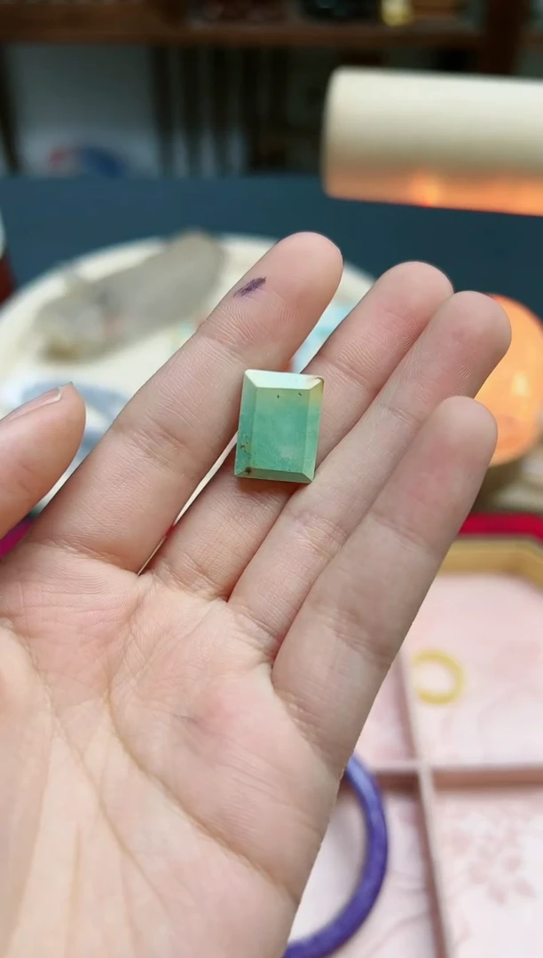 【闪购商品】绿松石吊坠未镶嵌松石切面吊坠*1 ZD编绳