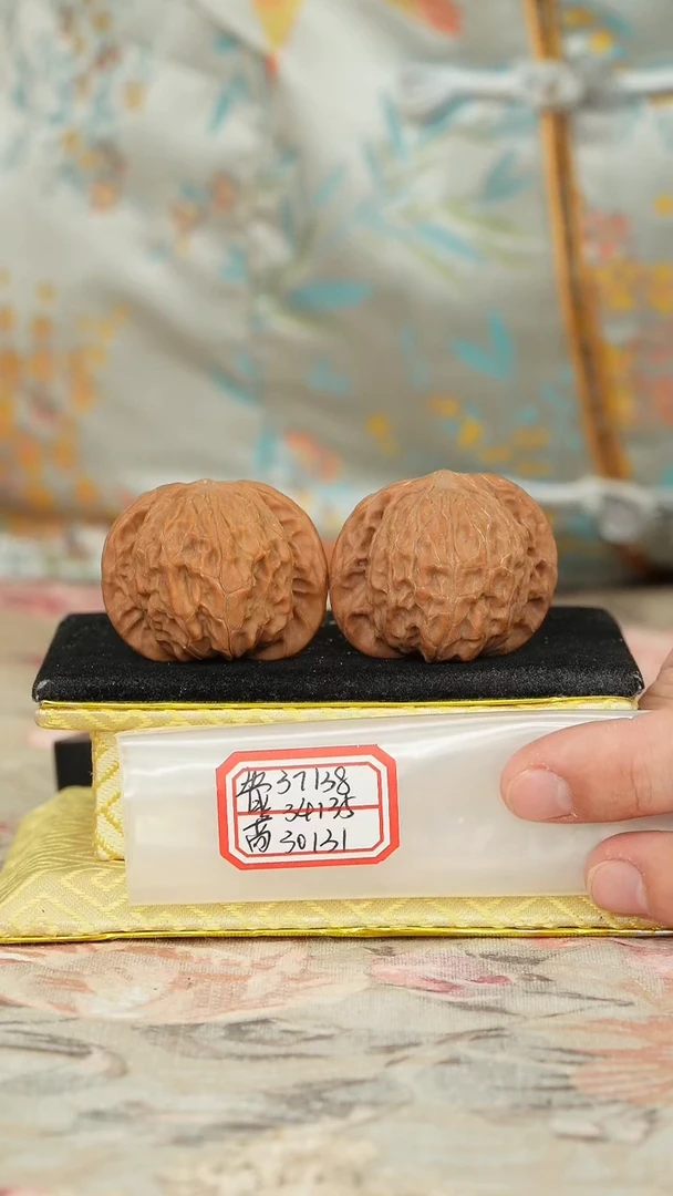 【闪购商品】文玩核桃把件磨盘