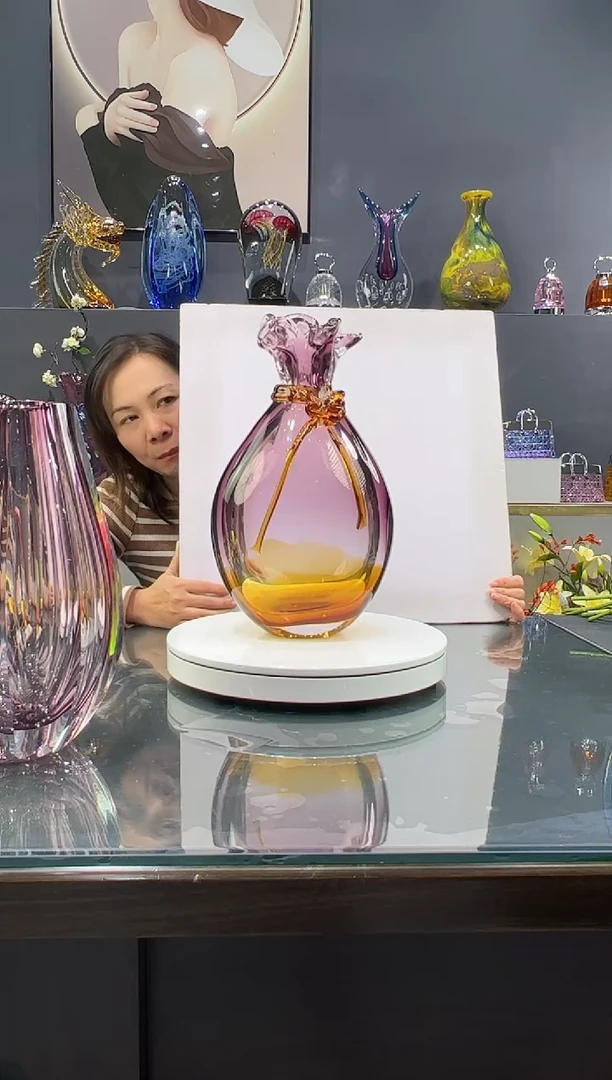 手工艺品琉璃    水晶琉璃花瓶1个