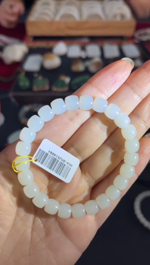 颈饰未镶嵌和田玉几**饭手串