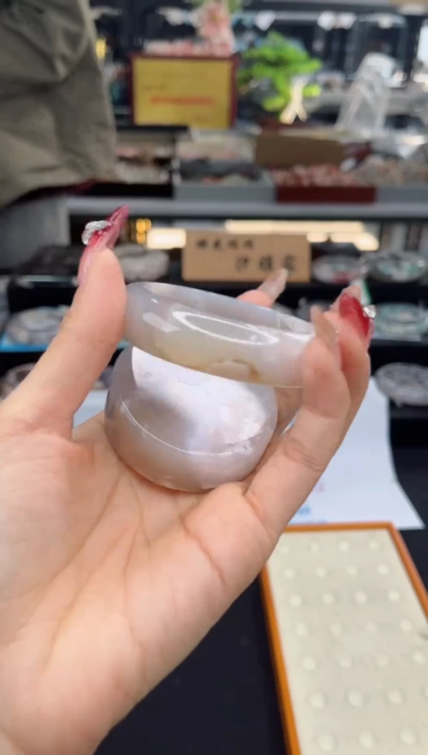 【闪购商品】石英质玉手镯未镶嵌53圈口（赠品镯心）344432