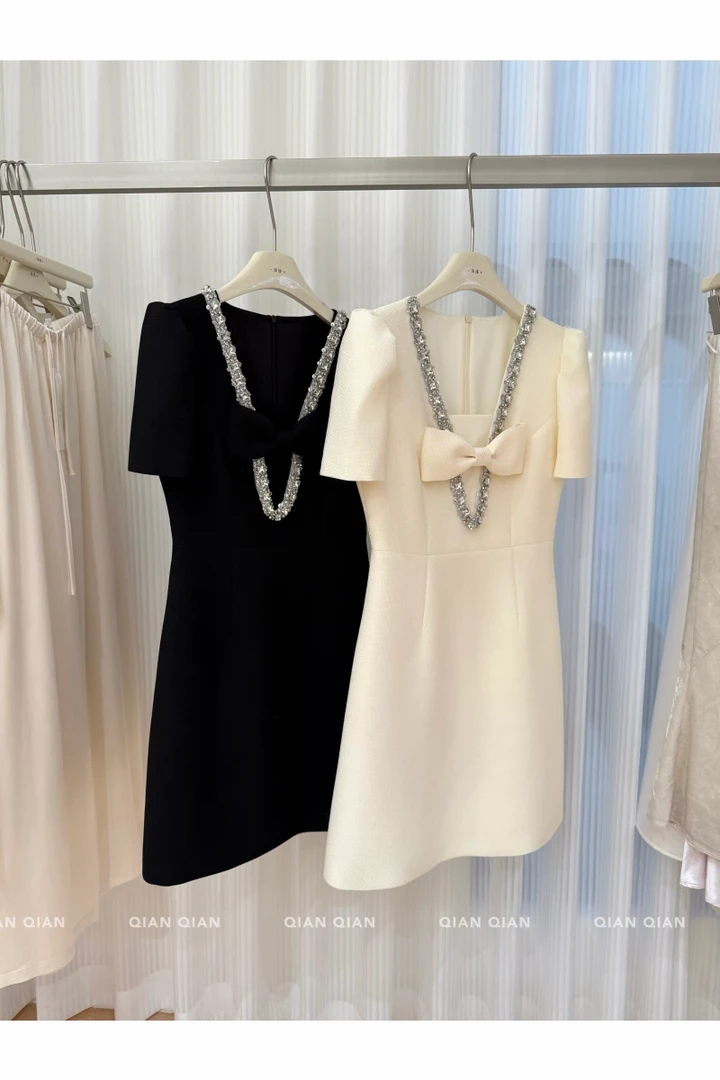 秋装新款高定重工气质轻奢款连衣裙遮肉显瘦减龄高贵设计感