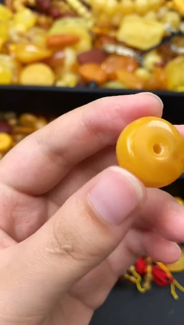 未镶嵌蜜蜡珠宝奇石80