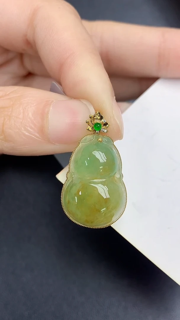 颈饰18K金镶嵌翡翠 天然缅甸A货百元以上9元证书费自理