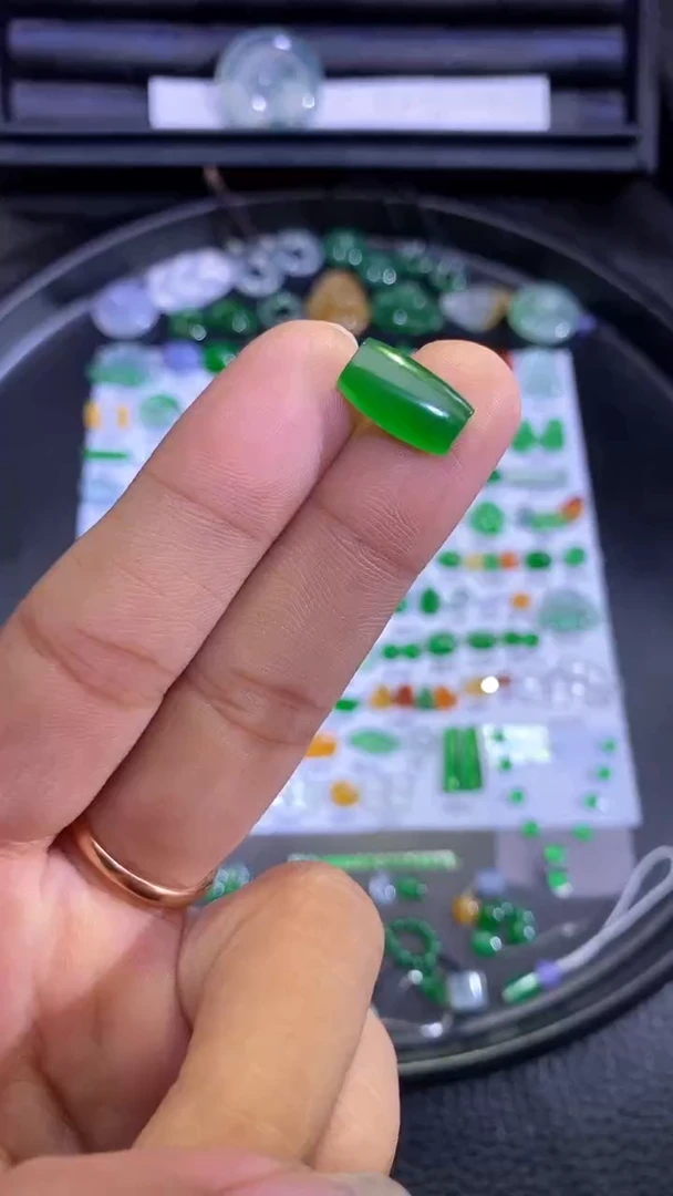 未镶嵌挂件翡翠珠子