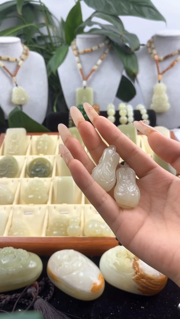玉白菜配绳配礼盒