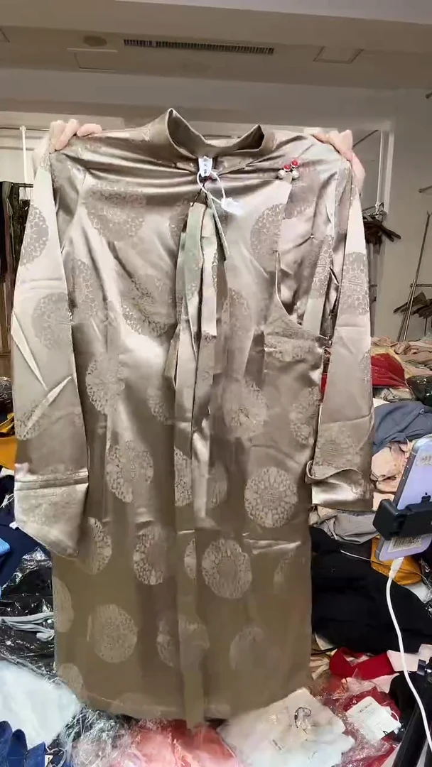 袍子       2XL码    130-140斤