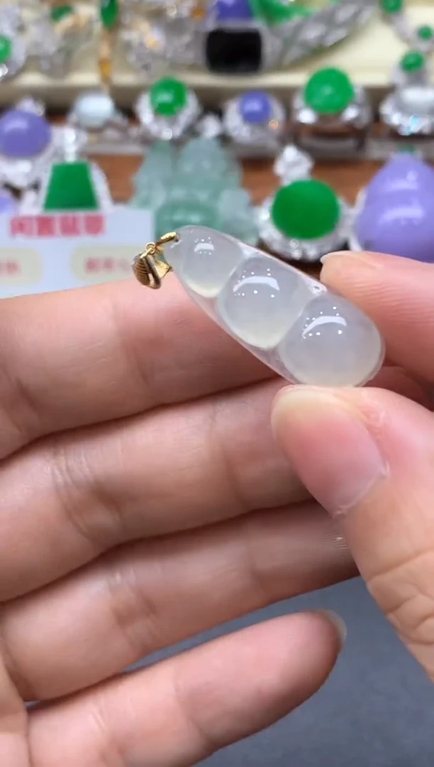 颈饰18K金镶嵌翡翠87-中国好珍宝